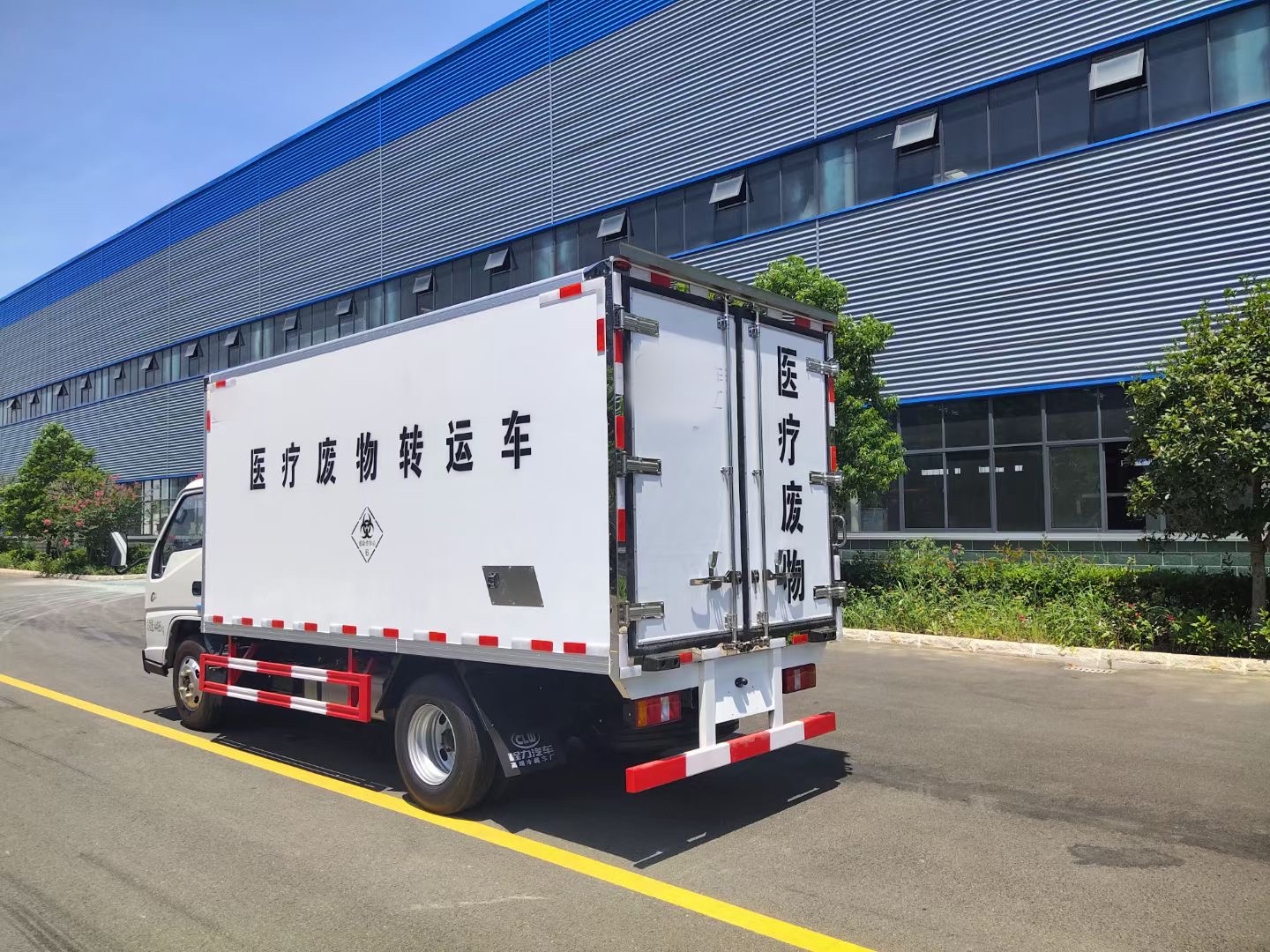 江鈴藍牌4.1米醫(yī)療廢物轉(zhuǎn)運車