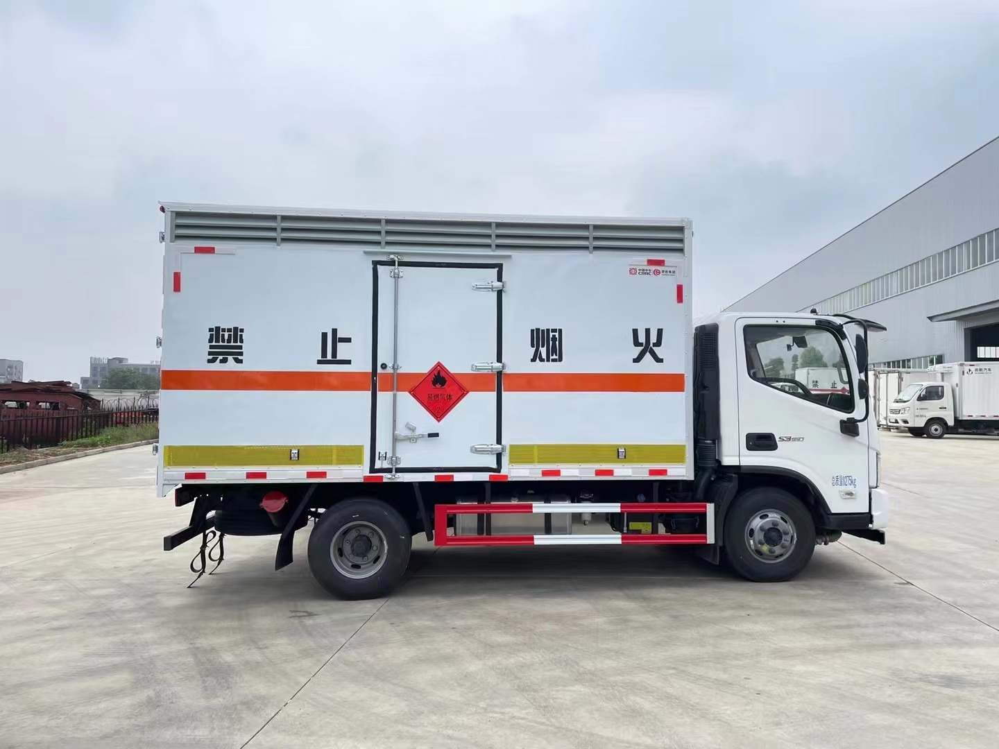 福田歐馬可黃牌4.3噸氣體廂式車(chē)