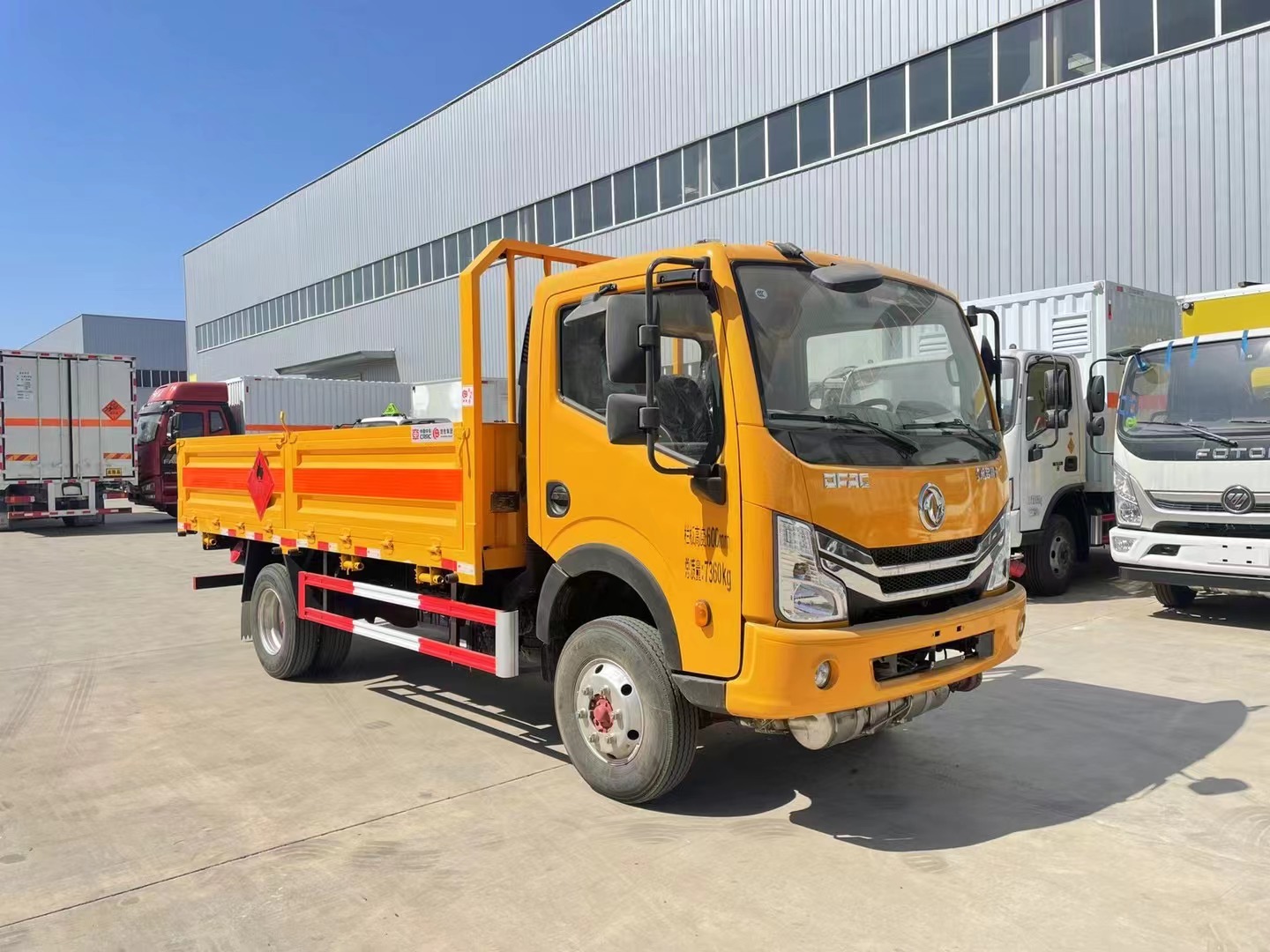 東風(fēng)多利卡4噸氣瓶運(yùn)輸車(chē)玉柴發(fā)動(dòng)機(jī)