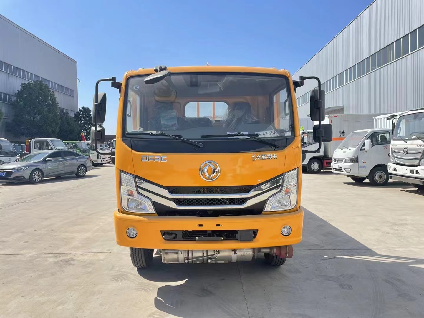 東風(fēng)多利卡4噸氣瓶運(yùn)輸車(chē)玉柴發(fā)動(dòng)機(jī)