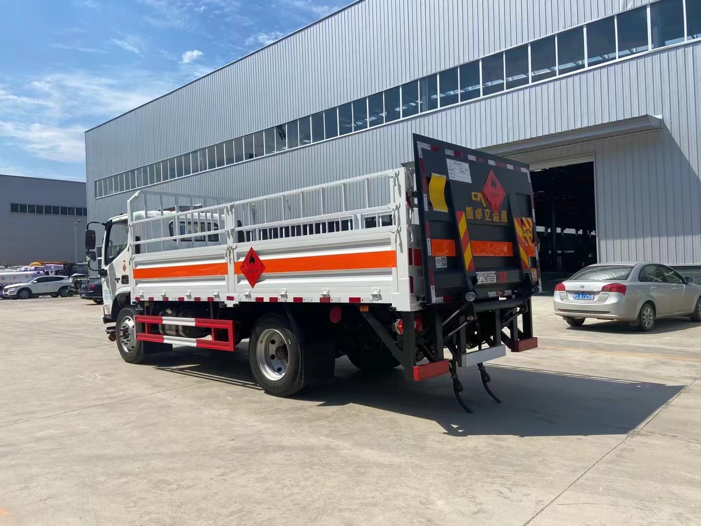 福田歐馬可5.2米氣瓶運輸車/7噸