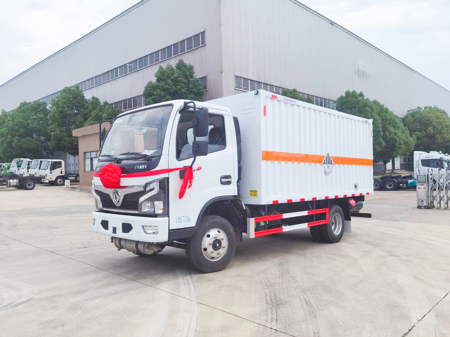 東風福瑞卡4.1米3.8噸危廢車