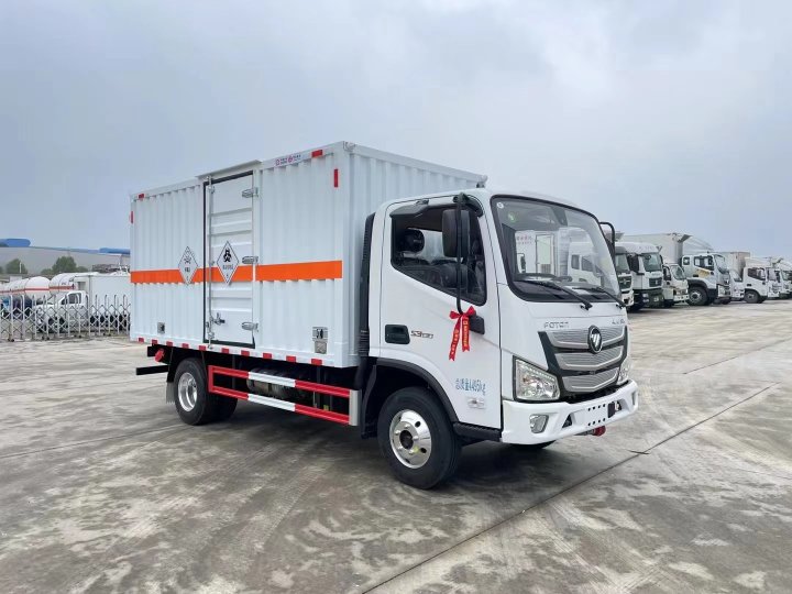 福田歐馬可4.2米藍牌毒性和感染性物品廂式運輸車