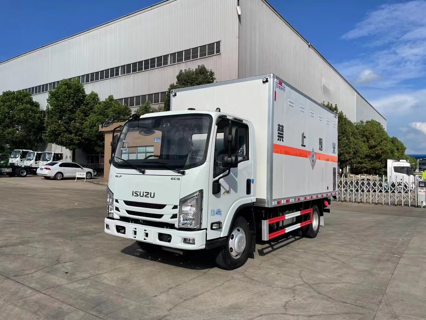 五十鈴藍(lán)牌毒感廂式車(chē)